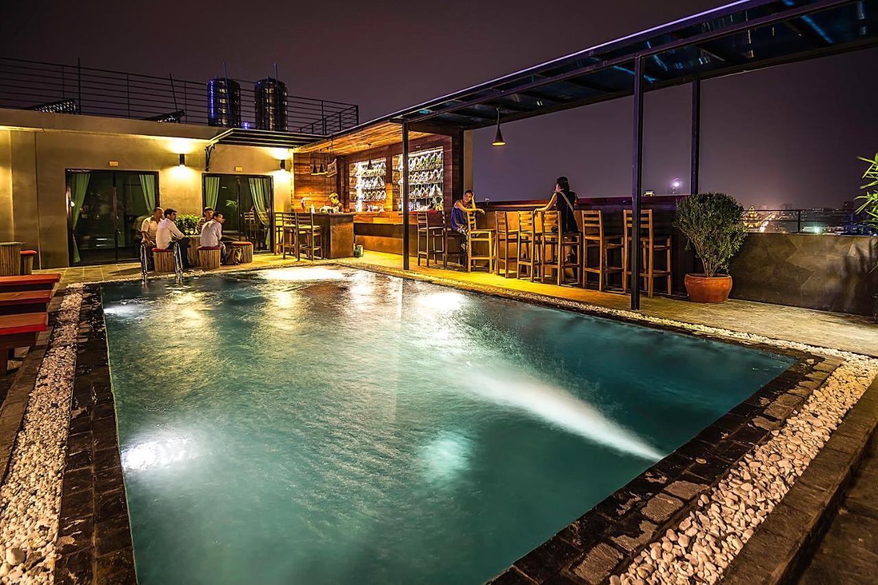 Diamond Palace Resort & Sky Bar Phnom Penh Exterior foto